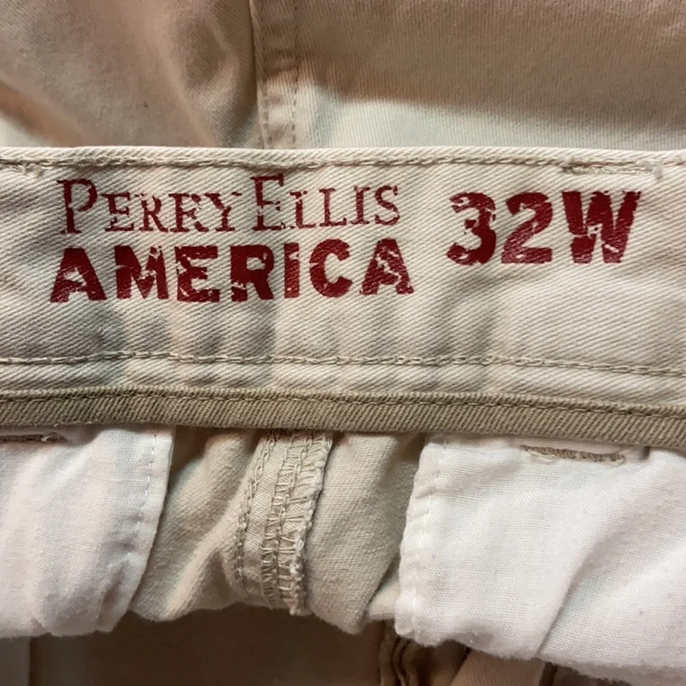 Perry Ellis America Cargo Khaki Shorts